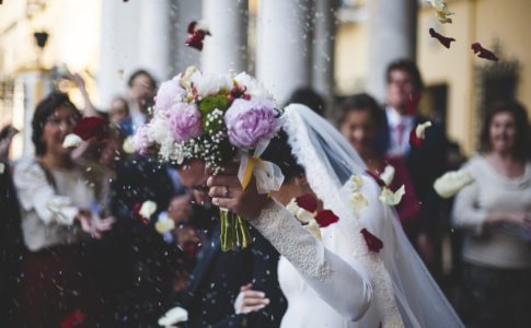 尾崎里紗アナの結婚相手の名前とFACEBOOKやお勤め先の会社は?