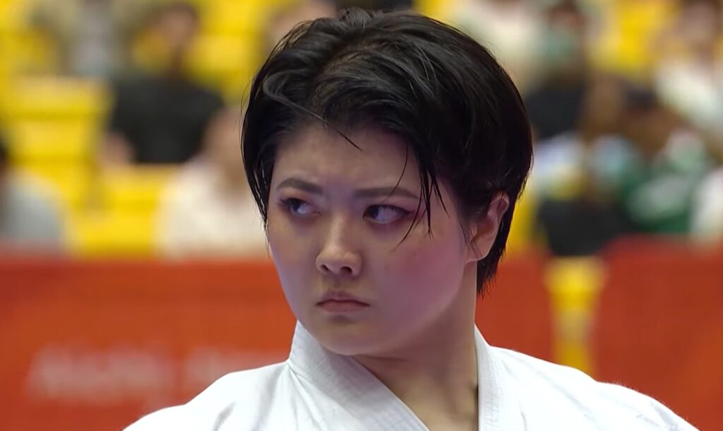 愛知・名古屋アジア大会の空手女子個人形で、尾野真歩(おの・まほ)選手が金メダルを獲得