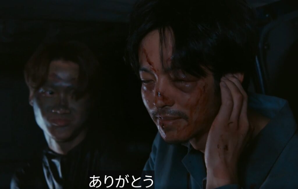 VIVANT20話、新庄からトランスレーターを借りた黒須は太田へ感謝を伝えるシーン