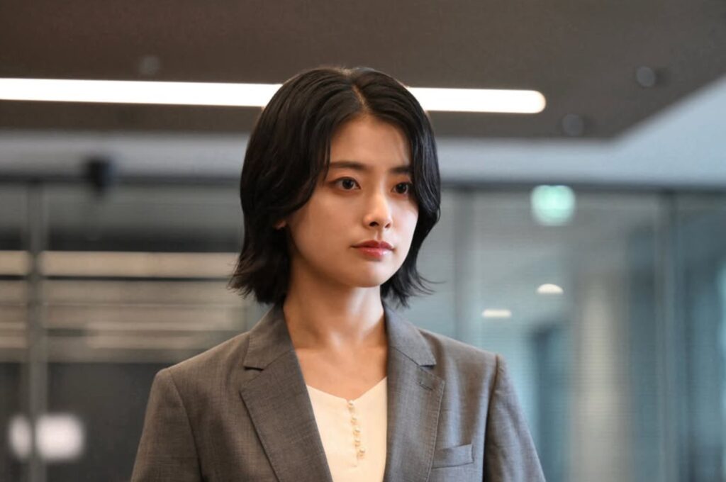 『南田南弁護士は天才肌』で、法律事務所の代表・広川凪沙を支える秘書の土村楓(つちむら・かえで)役は、竹内櫻(たけうち・さくら)さん